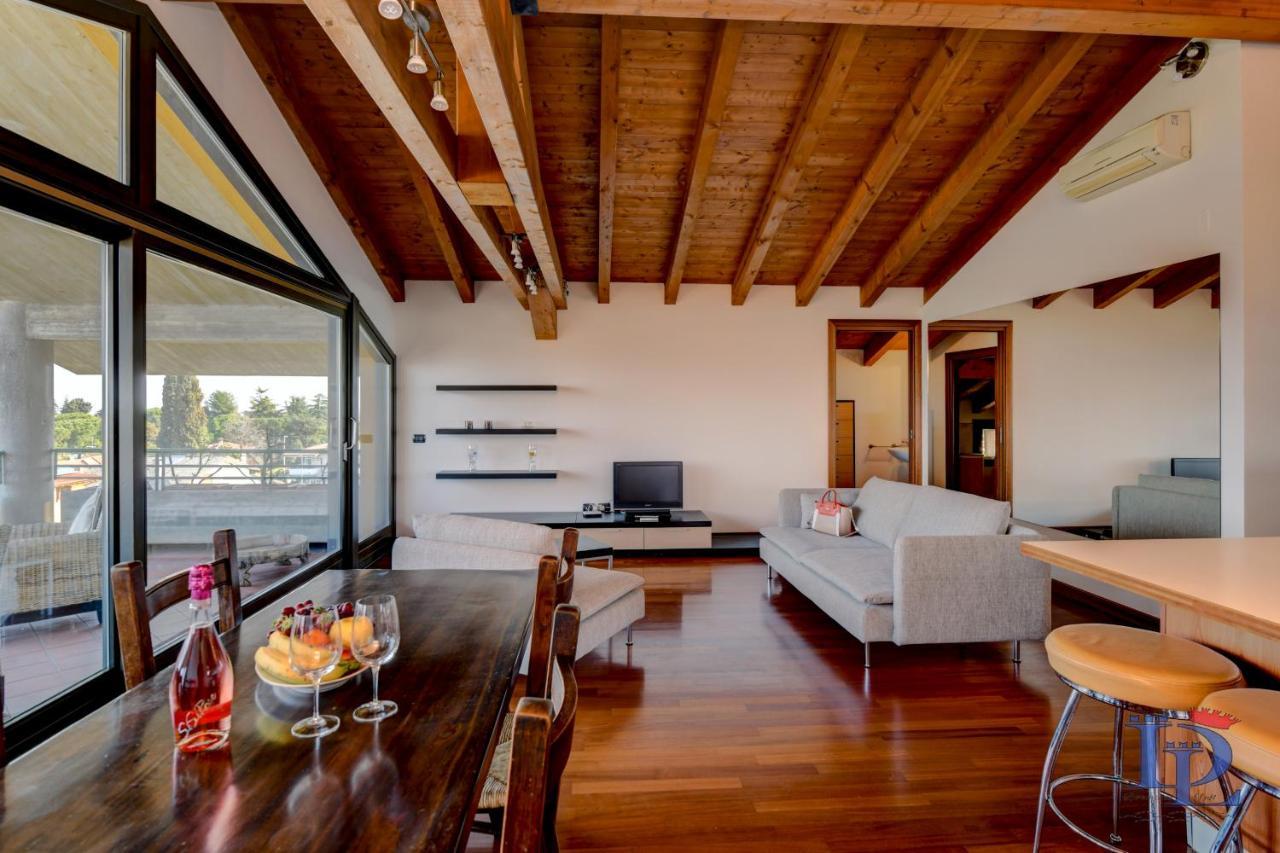 Desenzanoloft Official Partner Marriott Homes & Villas - Paradise Lake View In A 5 Pools Exclusive Residence デセンツァーノ・デル・ガルダ エクステリア 写真