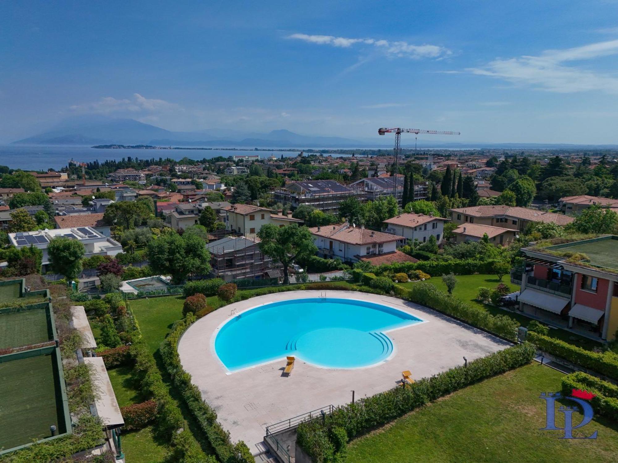 Desenzanoloft Official Partner Marriott Homes & Villas - Paradise Lake View In A 5 Pools Exclusive Residence デセンツァーノ・デル・ガルダ エクステリア 写真
