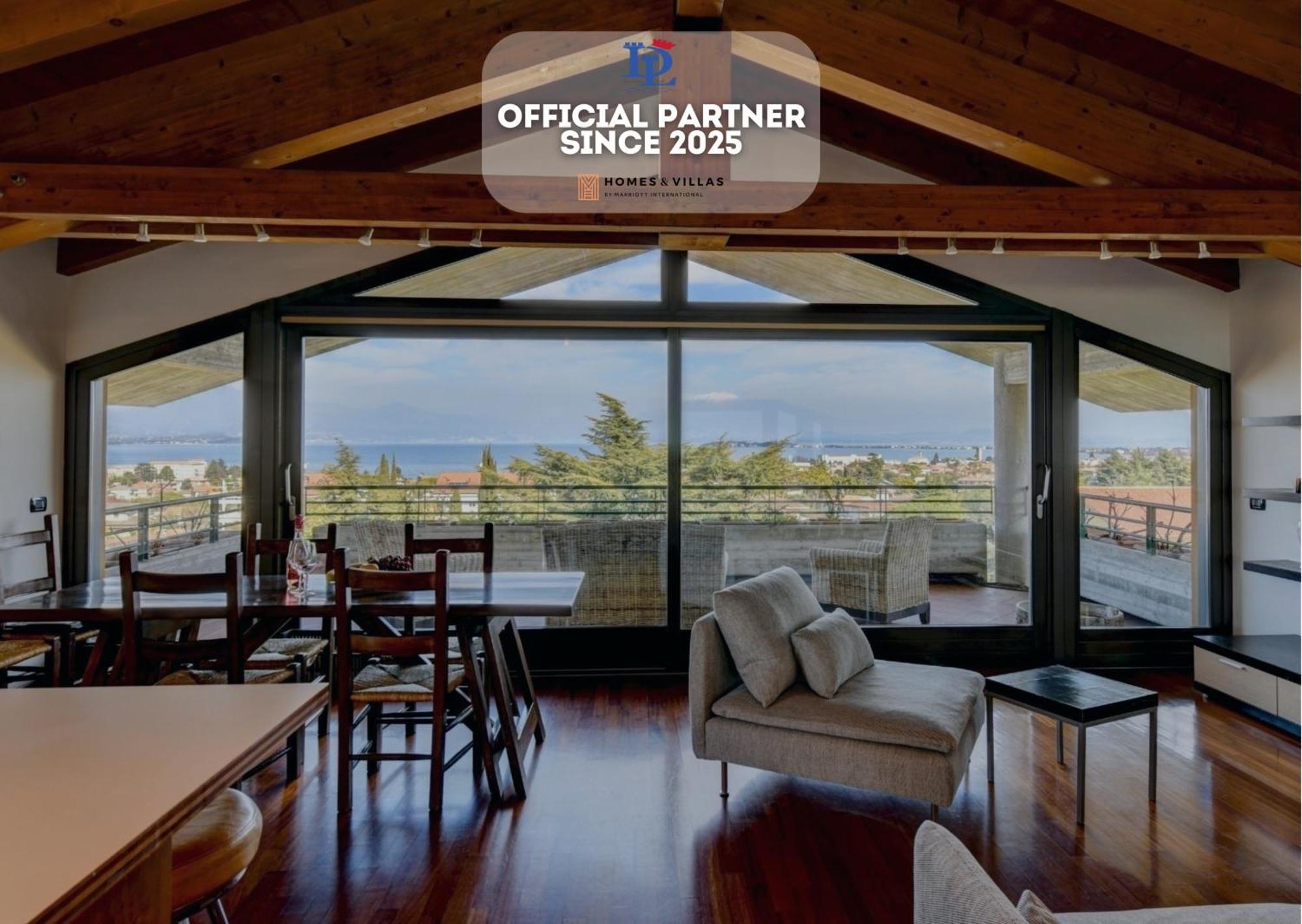 Desenzanoloft Official Partner Marriott Homes & Villas - Paradise Lake View In A 5 Pools Exclusive Residence デセンツァーノ・デル・ガルダ エクステリア 写真
